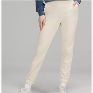Lululemon Sofestreme Relaxed High-rise pants- white Opal